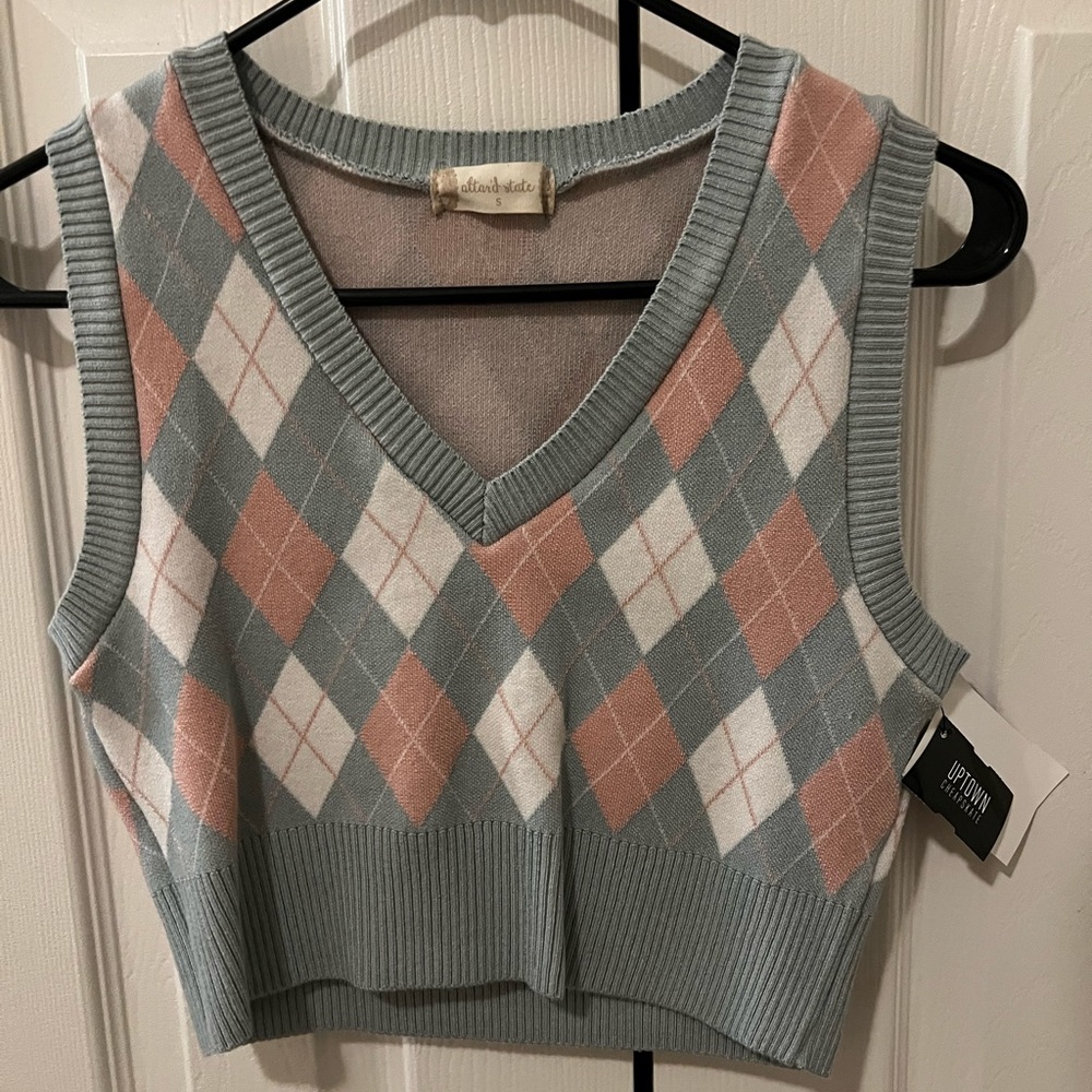 Multi-colored cropped sweater vest